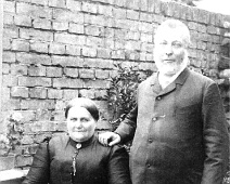 Jakob Degen (1844-1906) und Anna-Maria Degen, geb. Dieter (1844-1907) Jakob Degen (1844-1906) und Anna-Maria Degen, geb. Dieter (1844-1907)